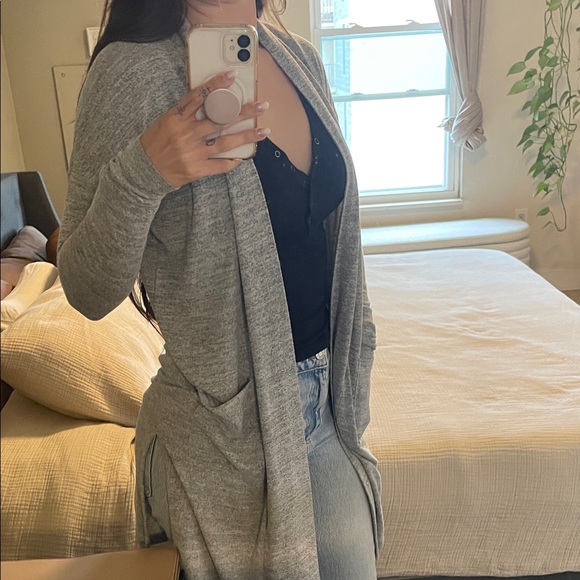 Banana Republic Heather Gray Cardigan - Picture 5 of 5